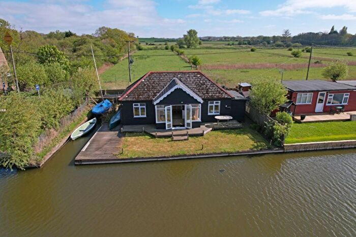 2 Bedroom Detached Bungalow For Sale In Martham, NR29
