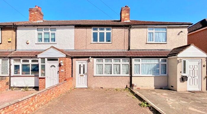 2 Bedroom Semi-Detached House To Rent In Warwick Crescent, Hayes, UB4