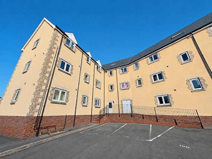 2 Bedroom Apartment To Rent In Smart Close, Swindon, SN25