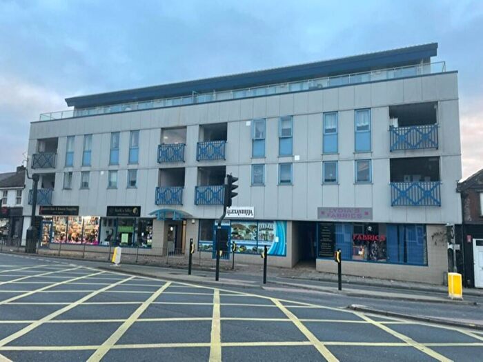 2 Bedroom Flat For Sale In Flat, Norwich Road, Ipswich, Suffolk, IP1