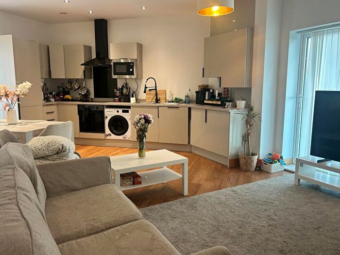 2 Bedroom Apartment To Rent In High Street, Northfleet, DA11