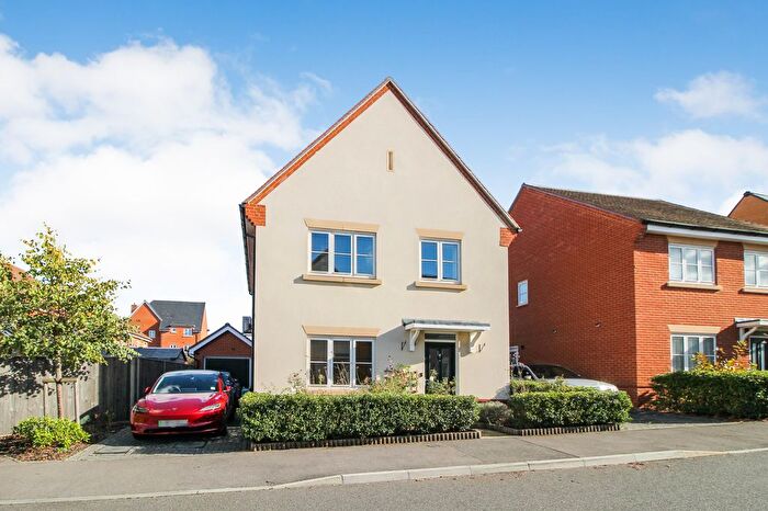 4 Bedroom Detached House For Sale In Rhine Way, Wellesley, Aldershot, GU11