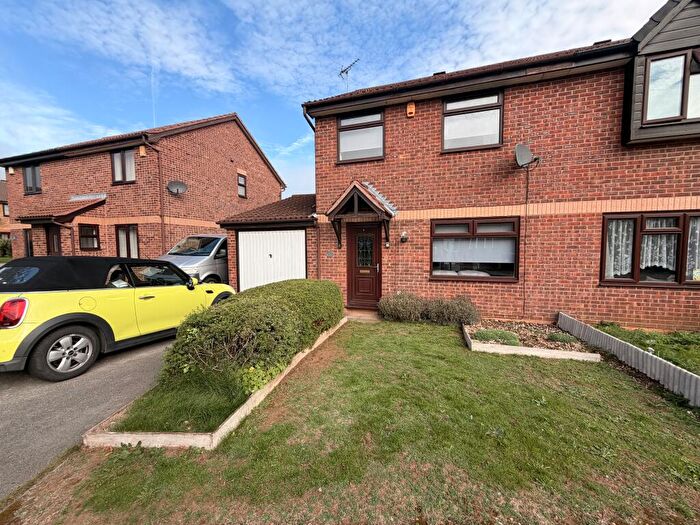 3 Bedroom Semi-Detached House To Rent In St. Mellion Way, Kirkby-In-Ashfield, NG17