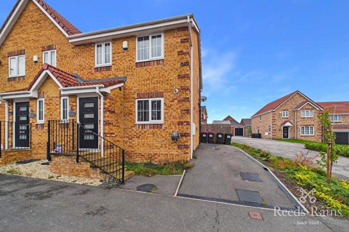3 Bedroom Semi-Detached House For Sale In Fairfields Way, Aston, Rotherham, S26
