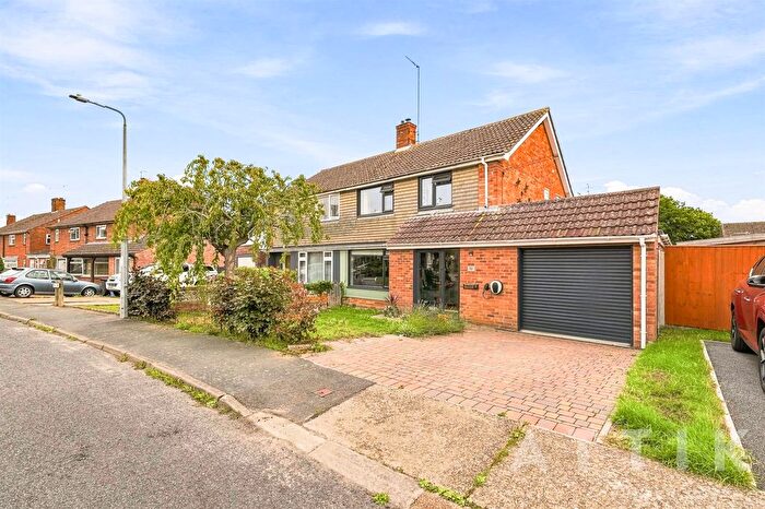 3 Bedroom Semi-Detached House For Sale In Oak Way, Halesworth, IP19
