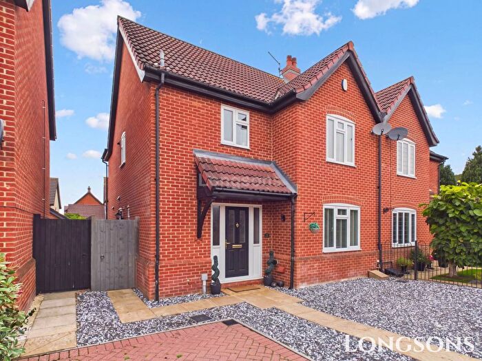 3 Bedroom Semi-Detached House For Sale In Honeysuckle Drive, Dereham, NR20