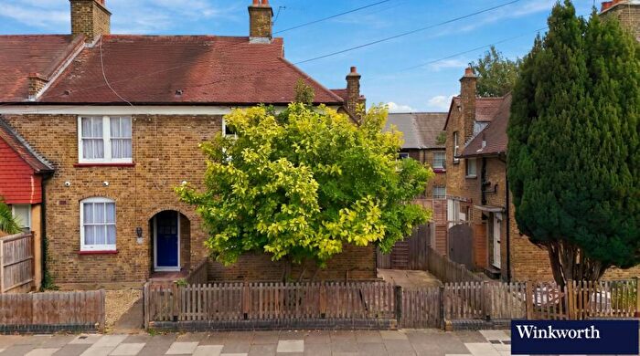 3 Bedroom End Of Terrace House For Sale In Wateville Road, London, N17