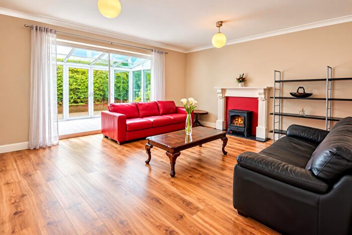 1 Bedroom Maisonette To Rent In Parkstone Drive, Camberley, GU15