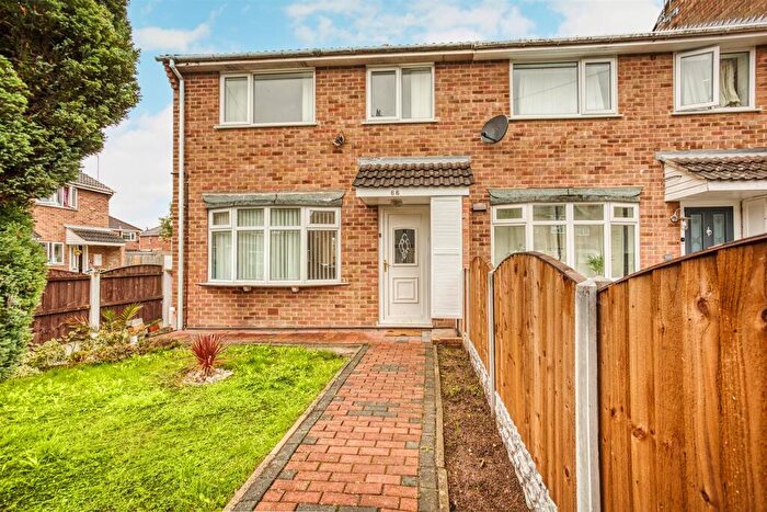 3 Bedroom Semi-Detached House To Rent In Underhill Close, Derby, DE23