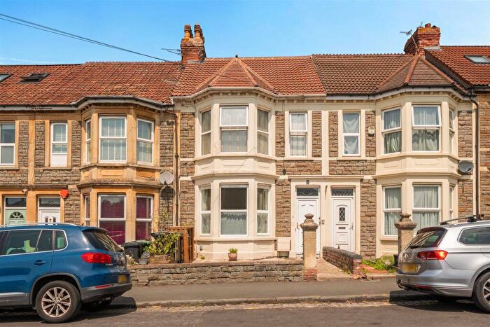 1 Bedroom Flat For Sale In Hengrove Road, Knowle, Bristol, BS4