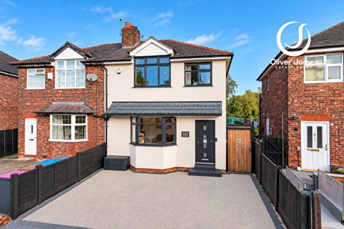 3 Bedroom Property For Sale In The Crescent, Irlam, M44