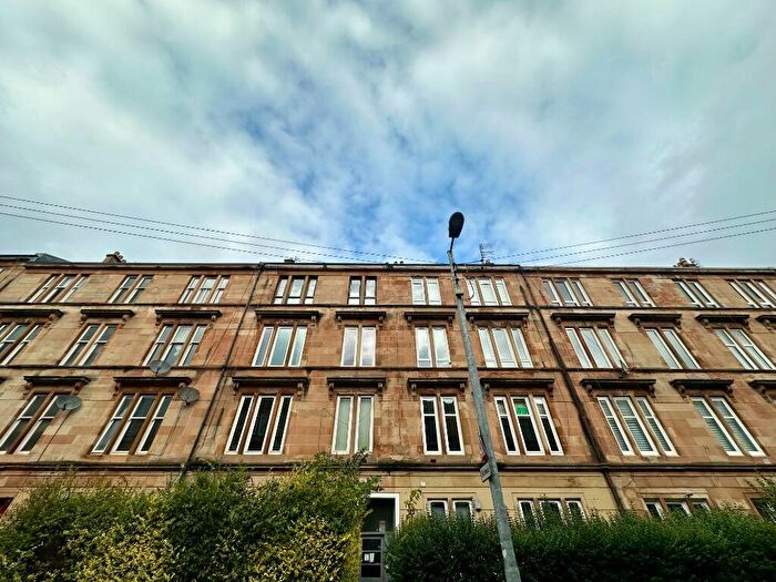 2 Bedroom Flat For Sale In , Roslea Drive, P26