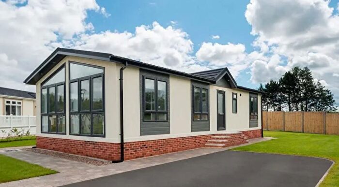 2 Bedroom Lodge For Sale In River Road, Thornton-Cleveleys, FY5