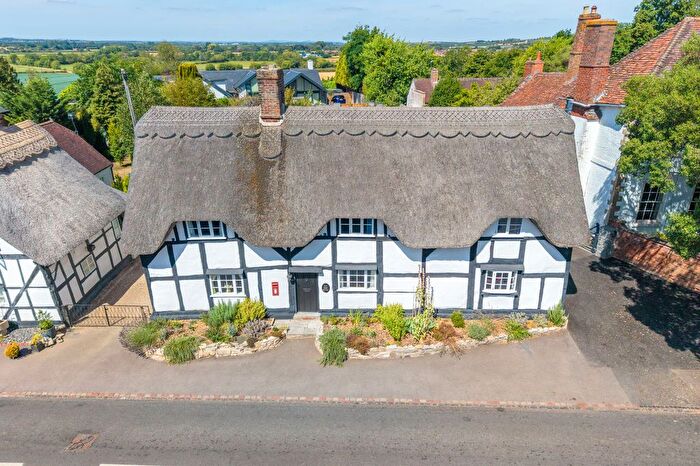3 Bedroom Property For Sale In Main Street, Cropthorne, WR10