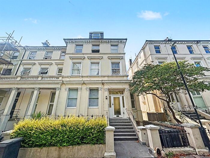 1 Bedroom Flat To Rent In Upperton Gardens, Eastbourne, BN21
