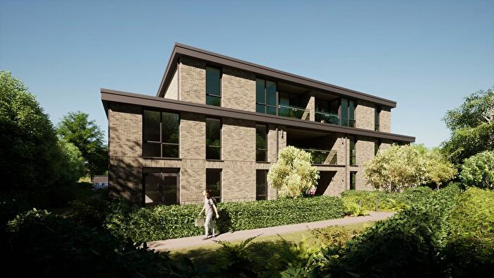 2 Bedroom Flat For Sale In Ground Floor (Front), Heywood Old Road, M24
