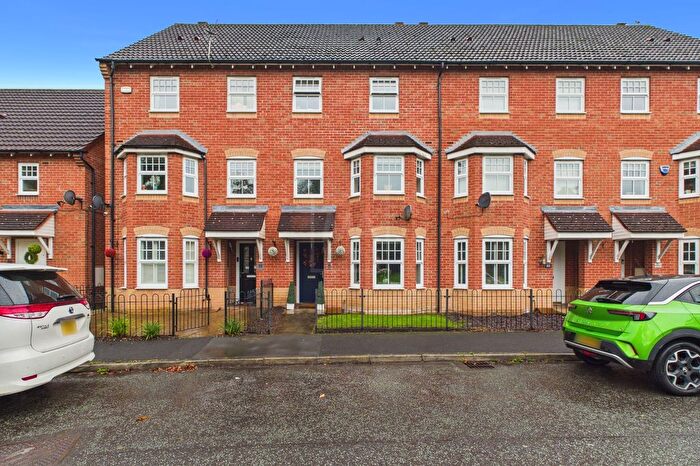 3 Bedroom Terraced House For Sale In Templeton Drive, Fearnhead, WA2