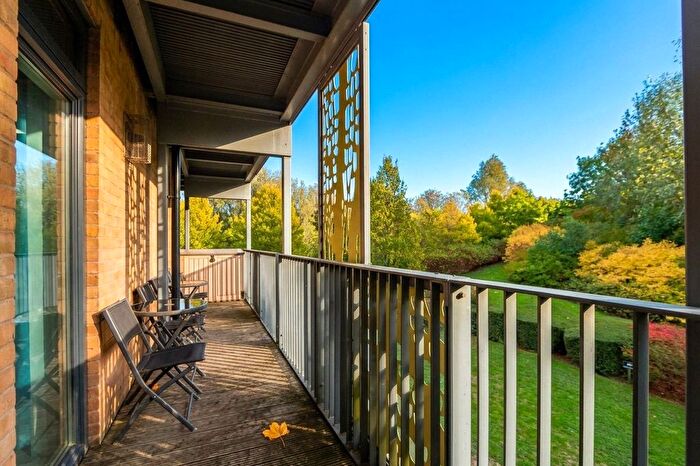 2 Bedroom Flat For Sale In Dalgin Place, Campbell Park, MK9
