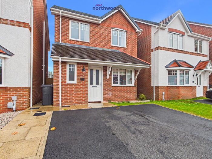 3 Bedroom Detached House For Sale In Maes Glyndwr, Wrexham, LL11