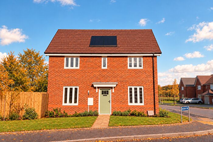 3 Bedroom Semi-Detached House For Sale In Brooklime Road, Warwick, CV34