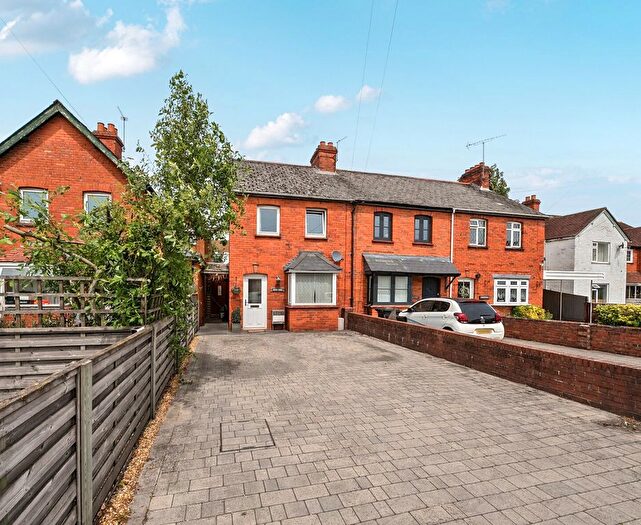 2 Bedroom End Of Terrace House For Sale In Mill Lane, Newbury, RG14