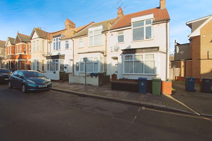 1 Bedroom Maisonette To Rent In Herga Road, Harrow Weald, Harrow, HA3