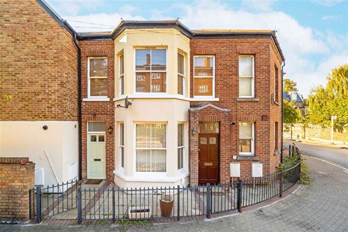 2 Bedroom Flat For Sale In Dalberg Road, Brixton, SW2