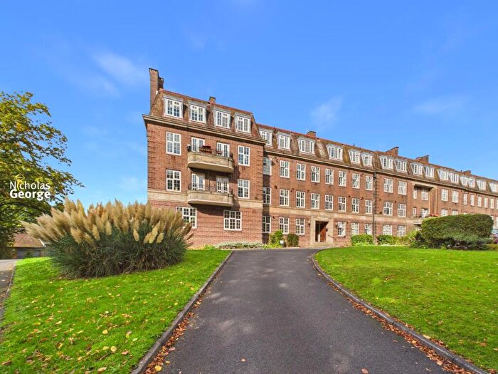 3 Bedroom Flat For Sale In Goodby Road, Birmingham, B13