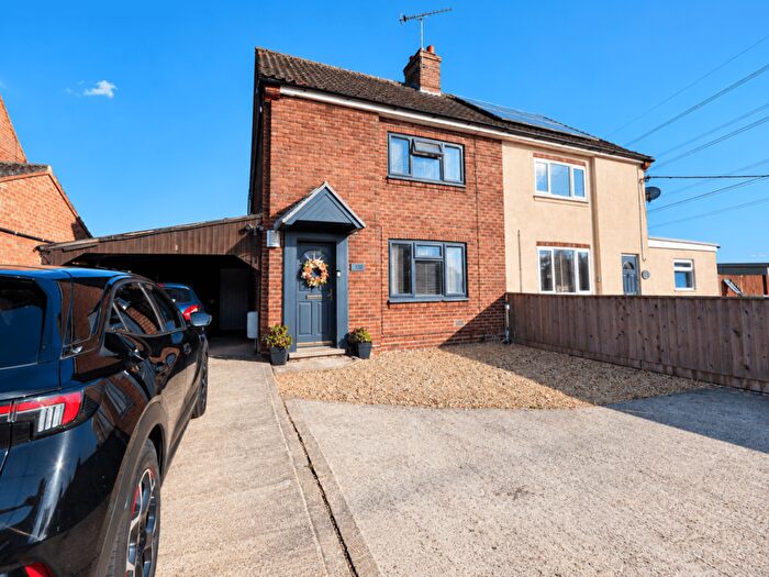 3 Bedroom Semi-Detached House For Sale In Lynn Road, West Winch, King's Lynn, PE33