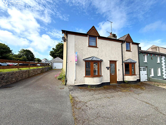 4 Bedroom End Of Terrace House For Sale In High Street, Llannerch-Y-Medd, Anglesey, LL71