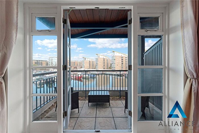 2 Bedroom Flat For Sale In Victory Place, London, E14