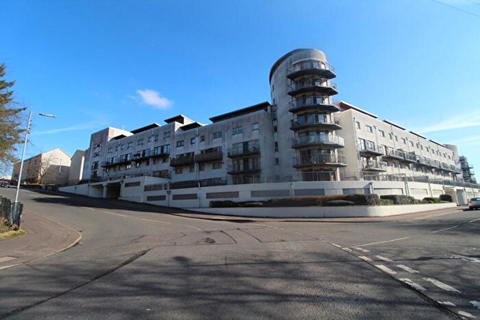 2 Bedroom Flat To Rent In Lochburn Gate, Glasgow, G20