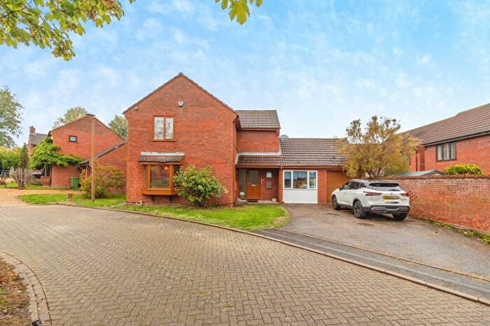 4 Bedroom Detached House For Sale In Grafham Close, Giffard Park, Milton Keynes, Buckinghamshire, MK14