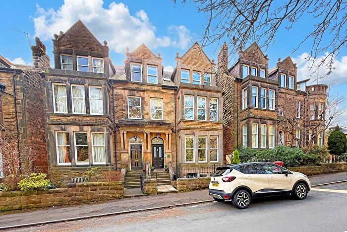 2 Bedroom Flat To Rent In Harlow Moor Drive, Harrogate, HG2