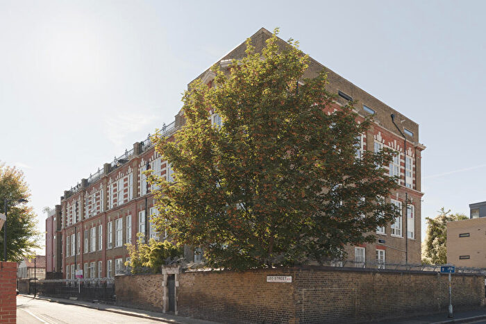 2 Bedroom Flat For Sale In Gervase Street, Peckham, London, SE15