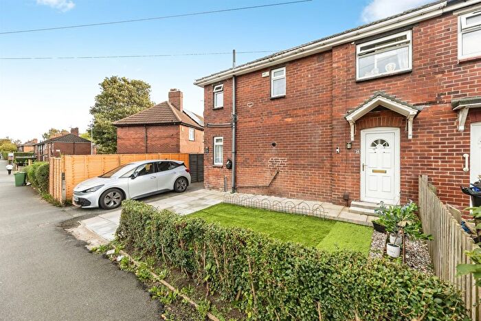 3 Bedroom Semi-Detached House For Sale In Coldwell Road, Leeds, LS15