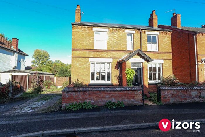 4 Bedroom Detached House For Sale In Prospect Road North, Redditch, B98