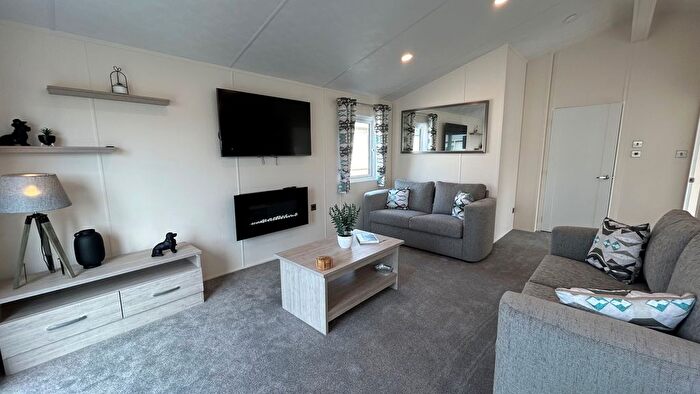 2 Bedroom Lodge For Sale In Tarka Holiday Park, Braunton Rd, Barnstaple, EX31
