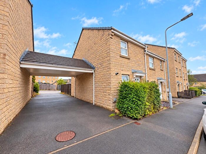 2 Bedroom Property To Rent In Knights Way, Bingley, BD16