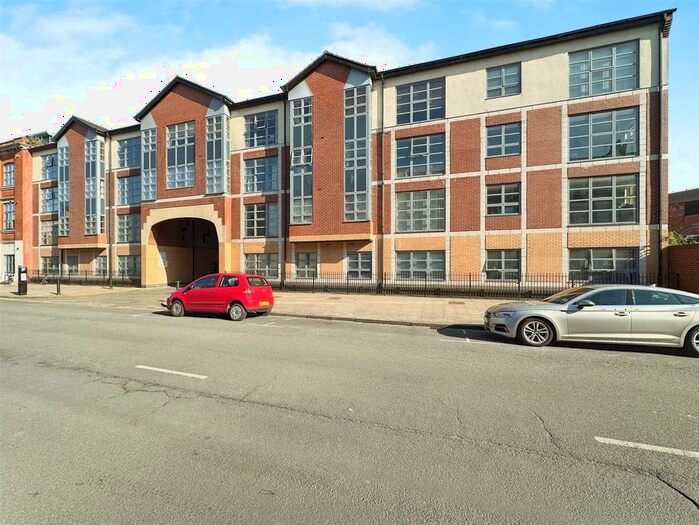 2 Bedroom Flat For Sale In Wright Street, Hull, HU2