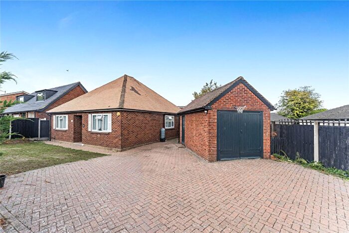 3 Bedroom Bungalow For Sale In Knaphill, Woking, Surrey, GU21