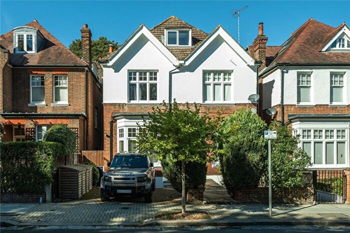 2 Bedroom Flat For Sale In Holmbush Road, London, SW15