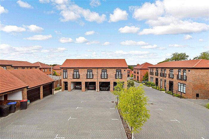 2 Bedroom Property For Sale In Tyler Walk, Canterbury, Kent, CT1