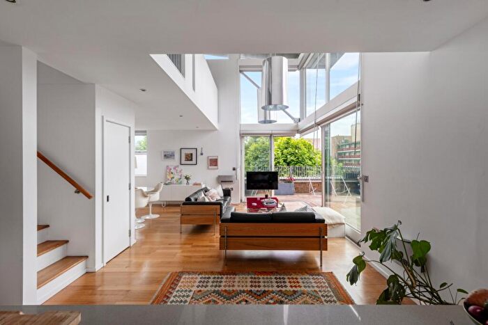 2 Bedroom Penthouse For Sale In Stepney City Apartments, Clark Street London, E1
