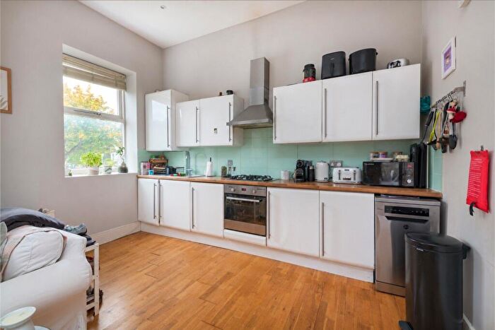 1 Bedroom Flat To Rent In Bedford Hill, Balham, London, SW12