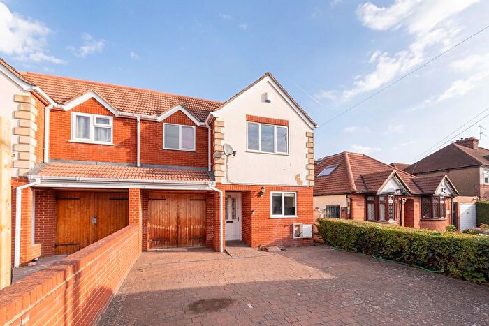 4 Bedroom Semi-Detached House For Sale In Downs Road, Langley, SL3
