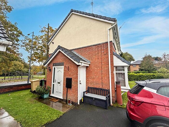 2 Bedroom Apartment For Sale In Stanford Close, Radcliffe, Manchester, M26