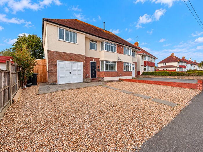 4 Bedroom Semi-Detached House For Sale In Eliotts Drive, Yeovil, BA21