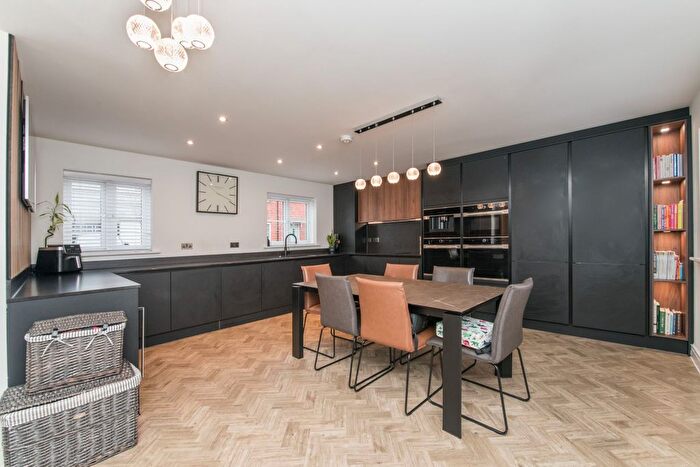 4 Bedroom Detached House For Sale In Sybil Mead, Exeter, EX1