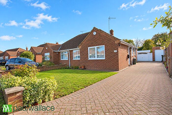 2 Bedroom Semi-Detached Bungalow For Sale In Northfield Road, Waltham Cross, EN8